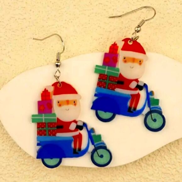 Hand Crafted Festive dangle earrings - Picture 1 of 5
